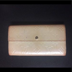 LOUIS VUITTON Cream Vernis Long Wallet 💯 AUTH